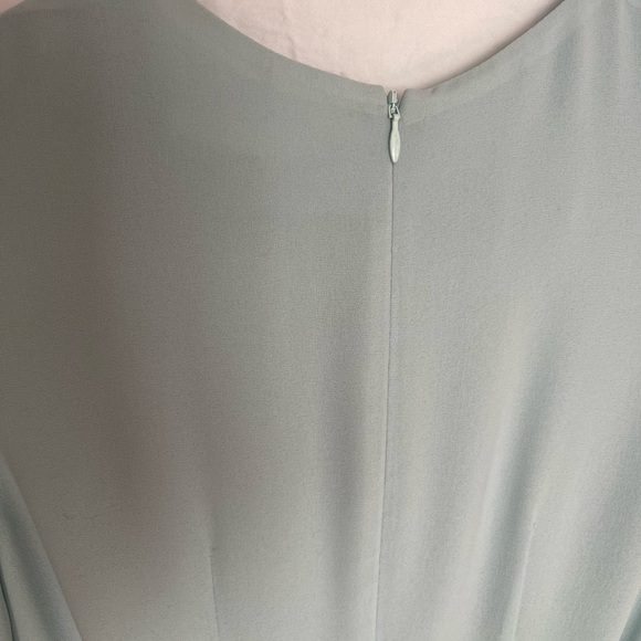 Boss silk mint color pleated dress. - Picture 4 of 10